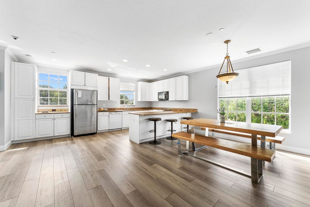 На продажу: $4,000,000 (0 спален, 0 ванн, 9828 Квадратных фут)