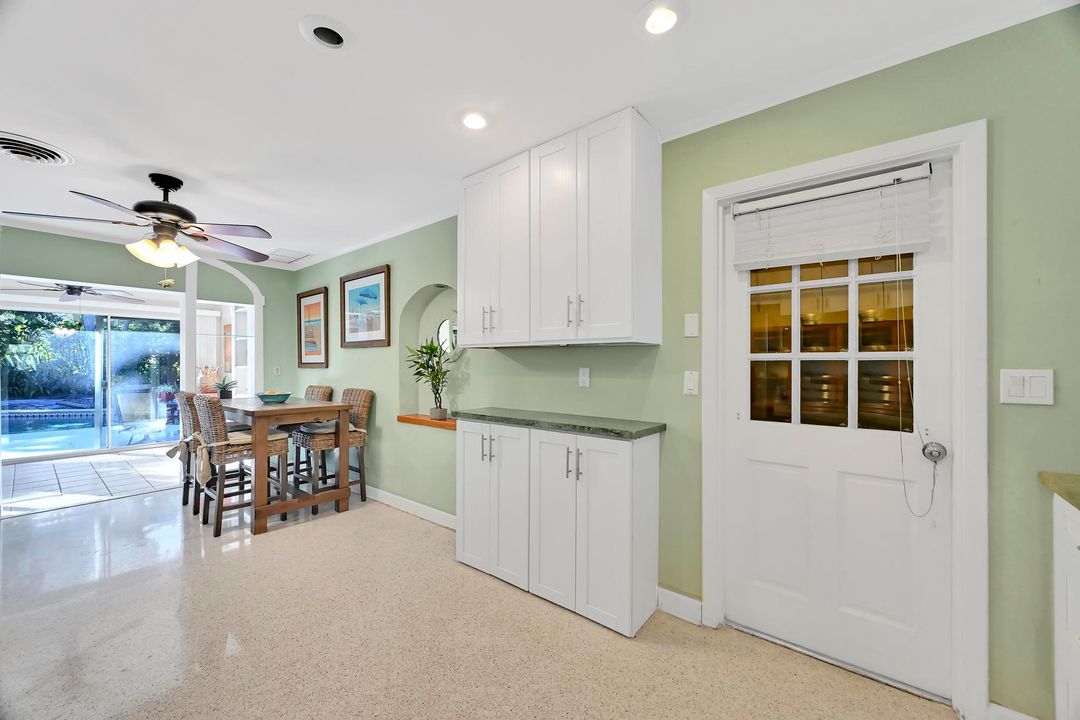 For Sale: $649,900 (2 beds, 2 baths, 1200 Square Feet)