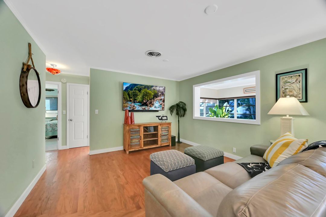 For Sale: $649,900 (2 beds, 2 baths, 1200 Square Feet)