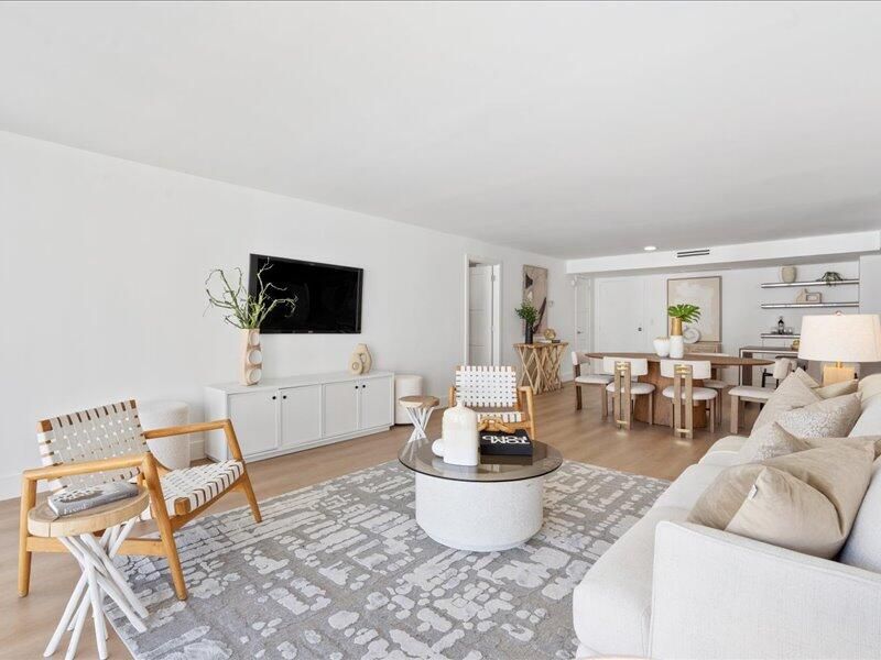 For Sale: $1,075,000 (2 beds, 2 baths, 1482 Square Feet)