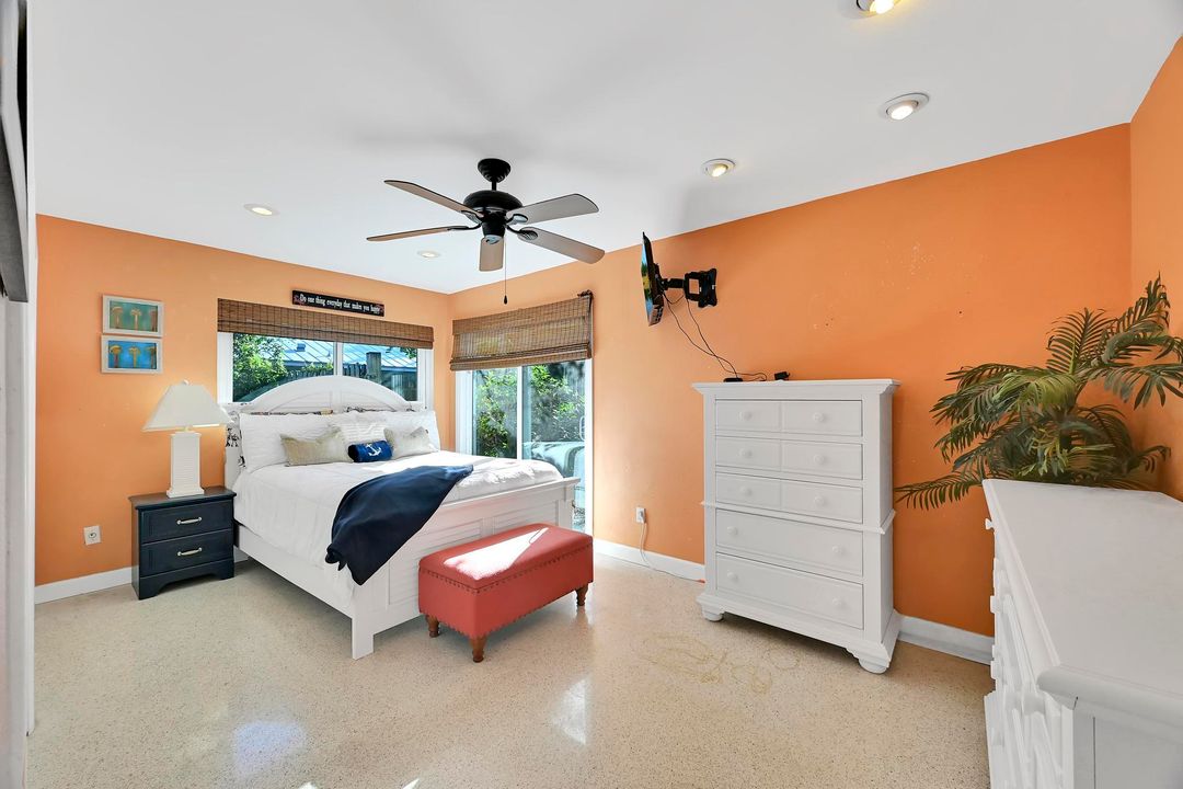 For Sale: $649,900 (2 beds, 2 baths, 1200 Square Feet)