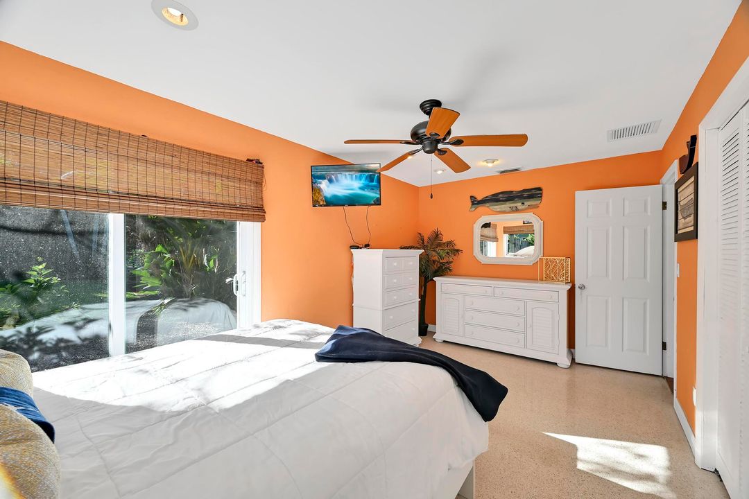 For Sale: $649,900 (2 beds, 2 baths, 1200 Square Feet)