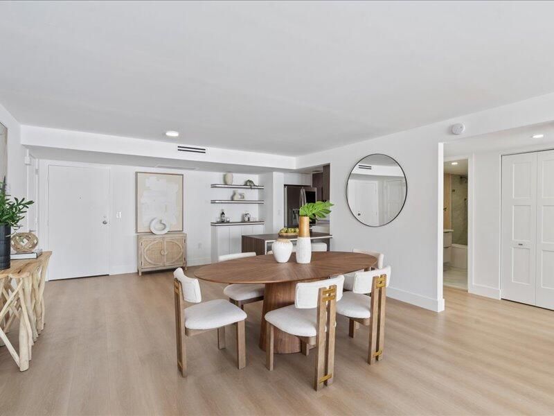 For Sale: $1,075,000 (2 beds, 2 baths, 1482 Square Feet)