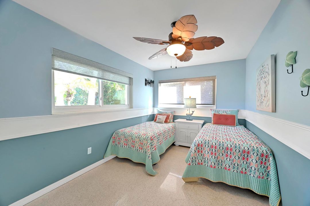 For Sale: $649,900 (2 beds, 2 baths, 1200 Square Feet)