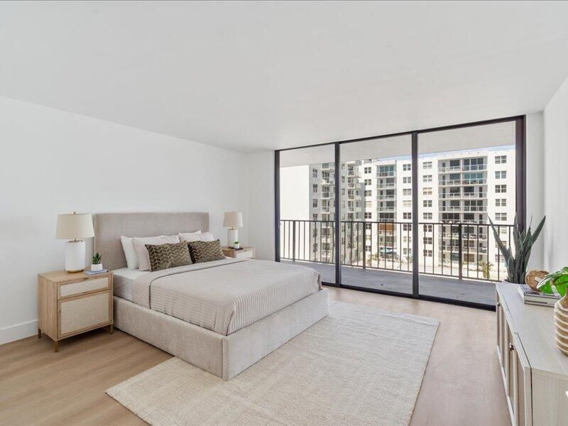 For Sale: $1,075,000 (2 beds, 2 baths, 1482 Square Feet)