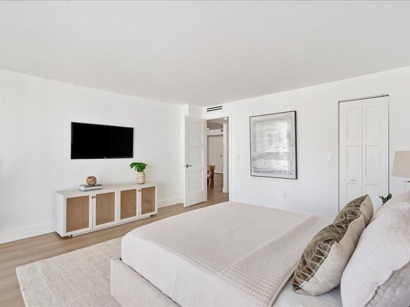 For Sale: $1,075,000 (2 beds, 2 baths, 1482 Square Feet)