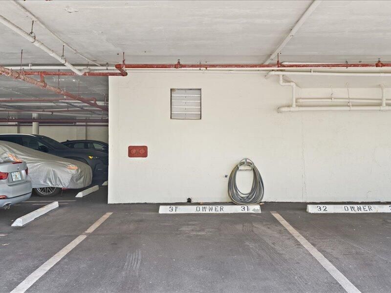 For Sale: $1,075,000 (2 beds, 2 baths, 1482 Square Feet)