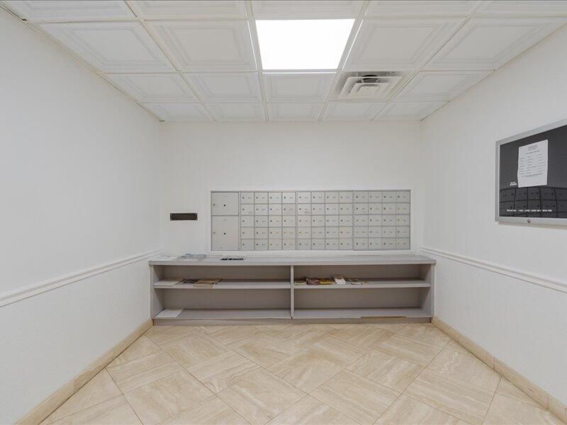 For Sale: $1,075,000 (2 beds, 2 baths, 1482 Square Feet)