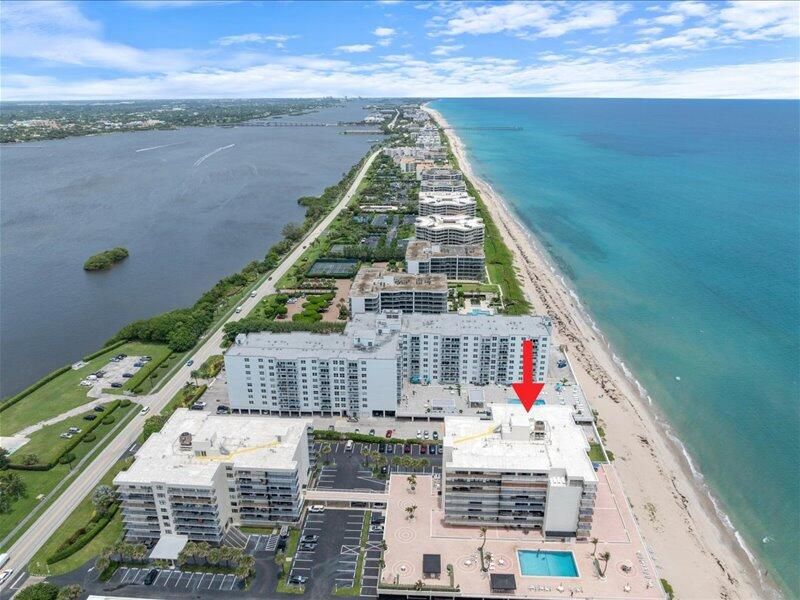 For Sale: $1,075,000 (2 beds, 2 baths, 1482 Square Feet)