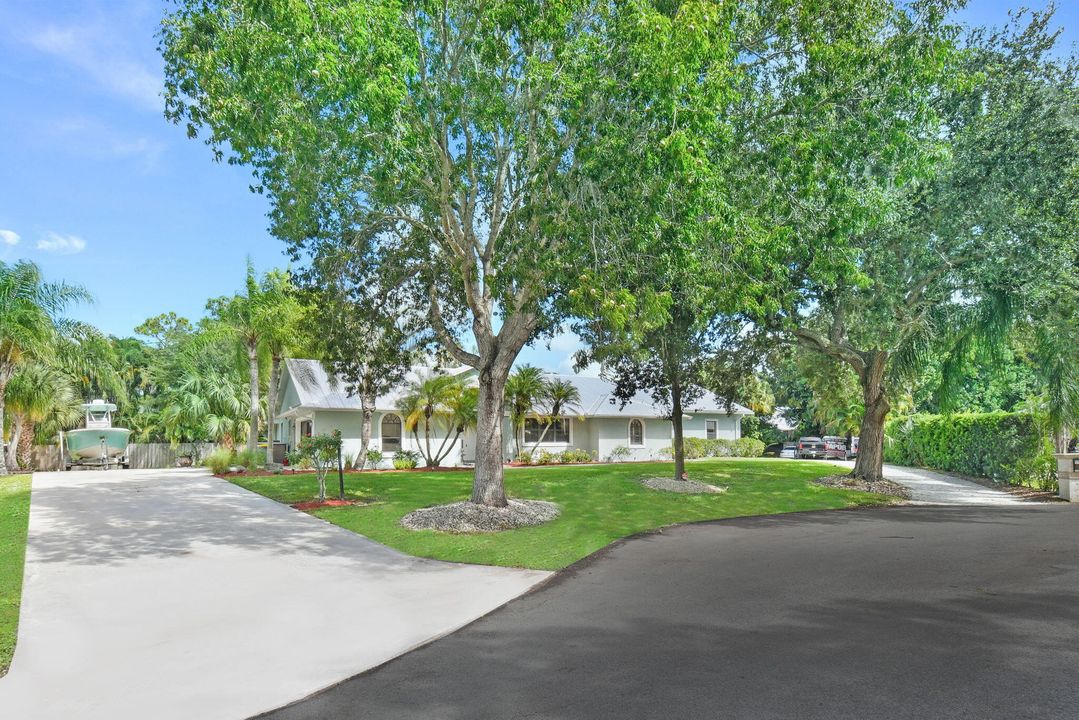 For Sale: $797,000 (4 beds, 2 baths, 2375 Square Feet)