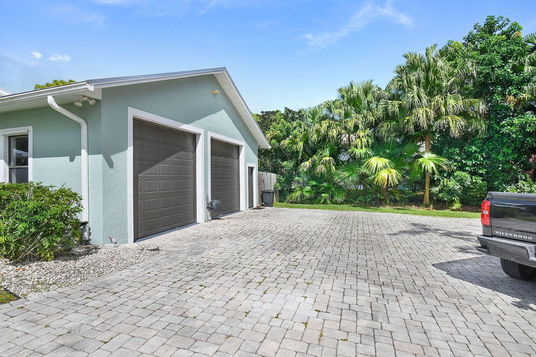 For Sale: $797,000 (4 beds, 2 baths, 2375 Square Feet)