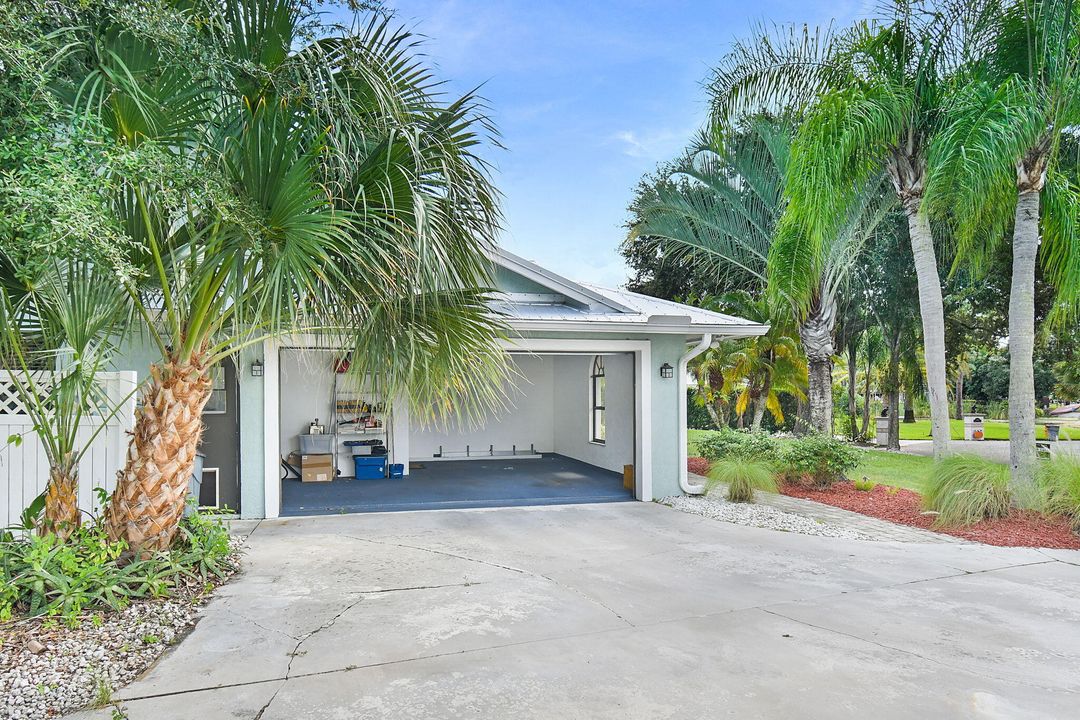 For Sale: $797,000 (4 beds, 2 baths, 2375 Square Feet)