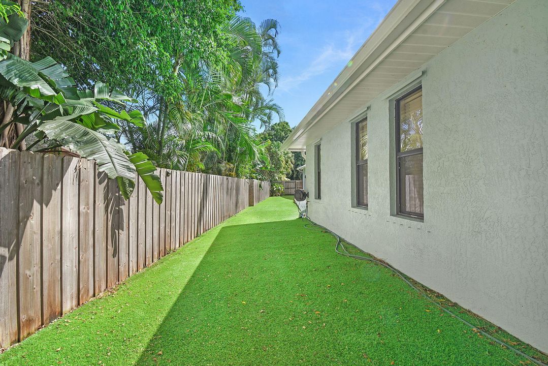 For Sale: $797,000 (4 beds, 2 baths, 2375 Square Feet)
