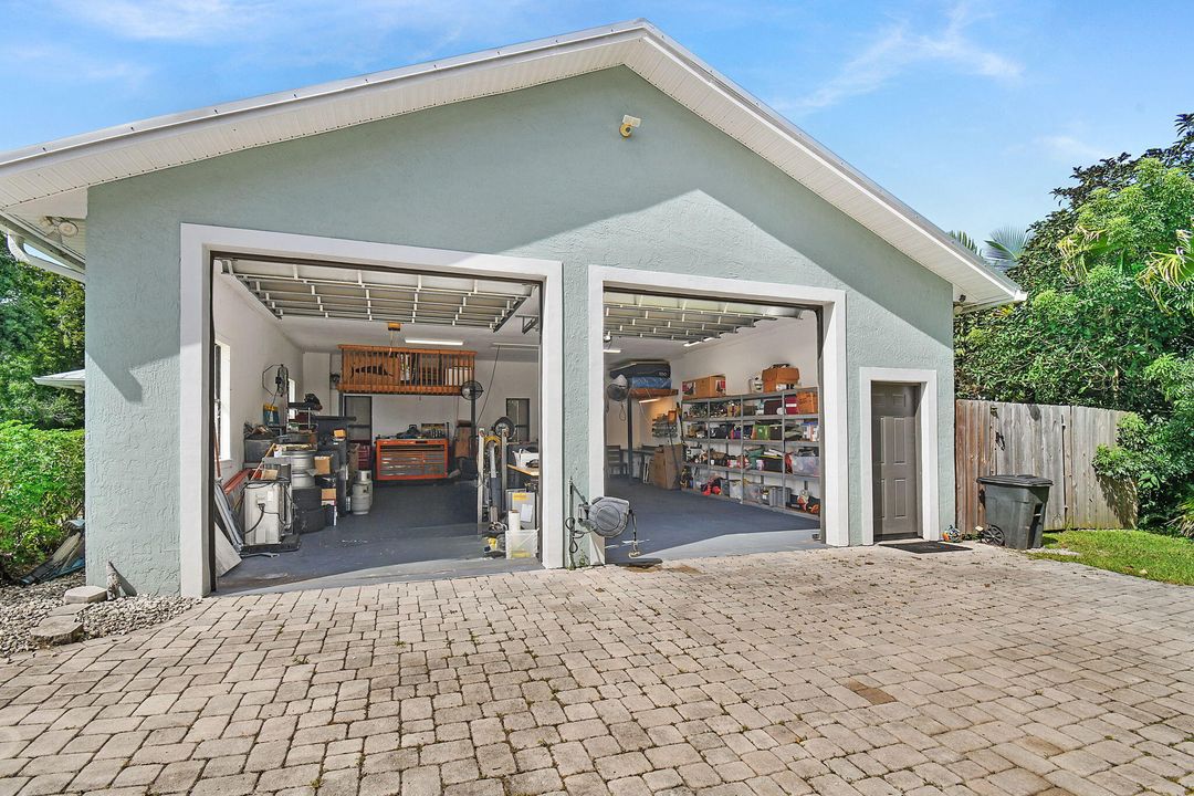 For Sale: $797,000 (4 beds, 2 baths, 2375 Square Feet)