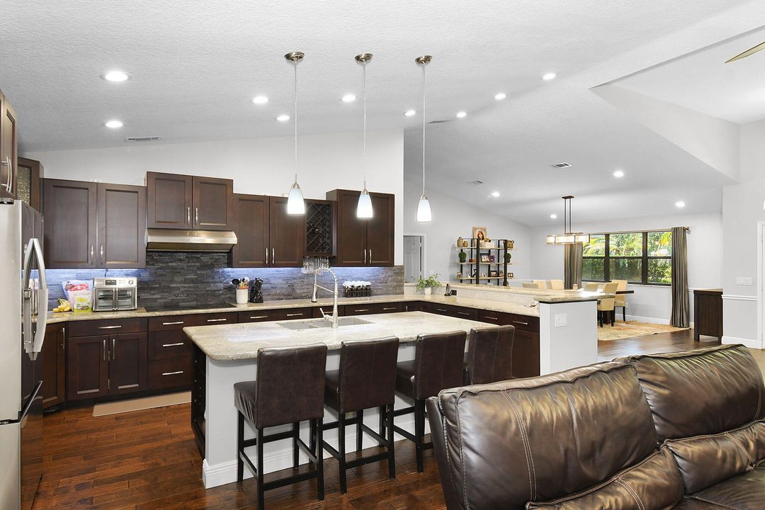 For Sale: $797,000 (4 beds, 2 baths, 2375 Square Feet)