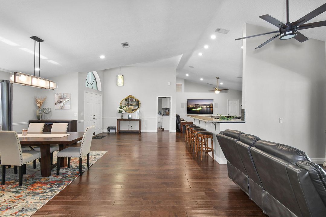 For Sale: $797,000 (4 beds, 2 baths, 2375 Square Feet)