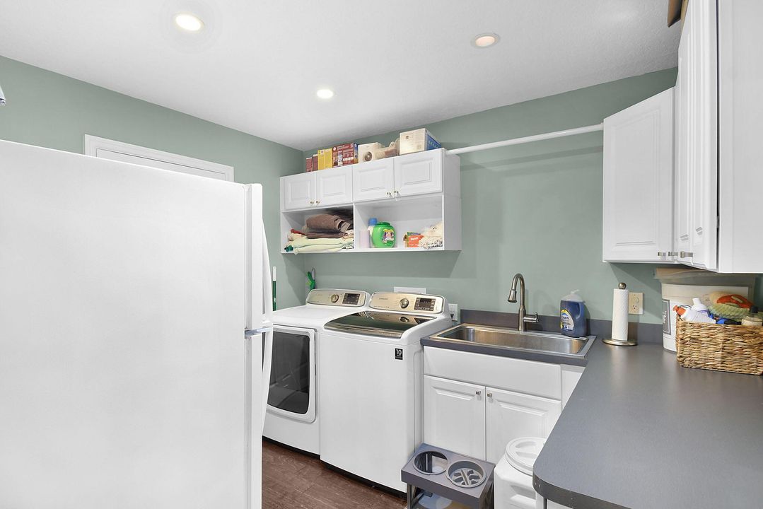 For Sale: $797,000 (4 beds, 2 baths, 2375 Square Feet)