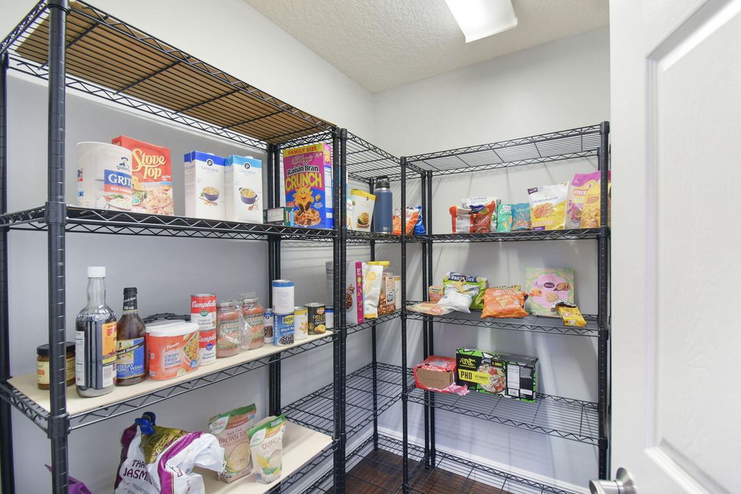 For Sale: $797,000 (4 beds, 2 baths, 2375 Square Feet)