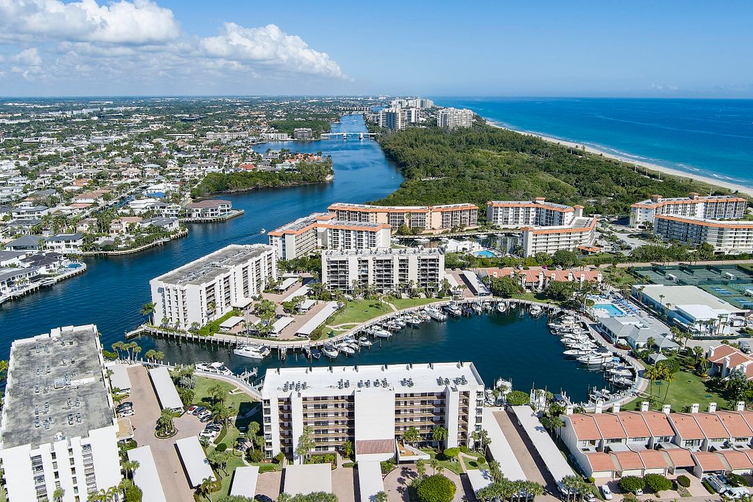 Active With Contract: $475,000 (2 beds, 2 baths, 1020 Square Feet)