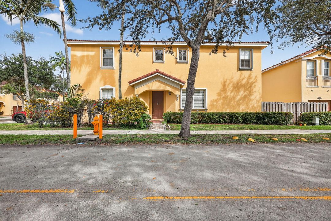 待售: $580,000 (4 贝兹, 3 浴室, 1985 平方英尺)