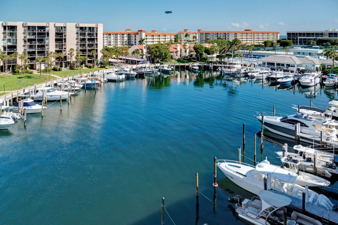 Active With Contract: $475,000 (2 beds, 2 baths, 1020 Square Feet)