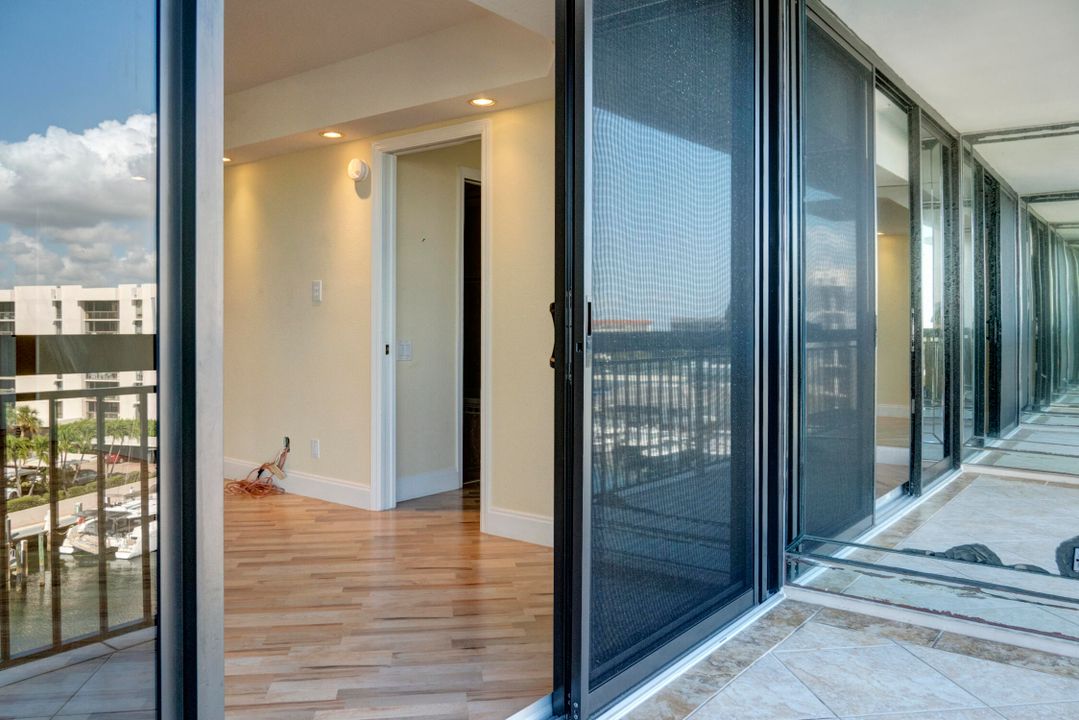 Active With Contract: $475,000 (2 beds, 2 baths, 1020 Square Feet)