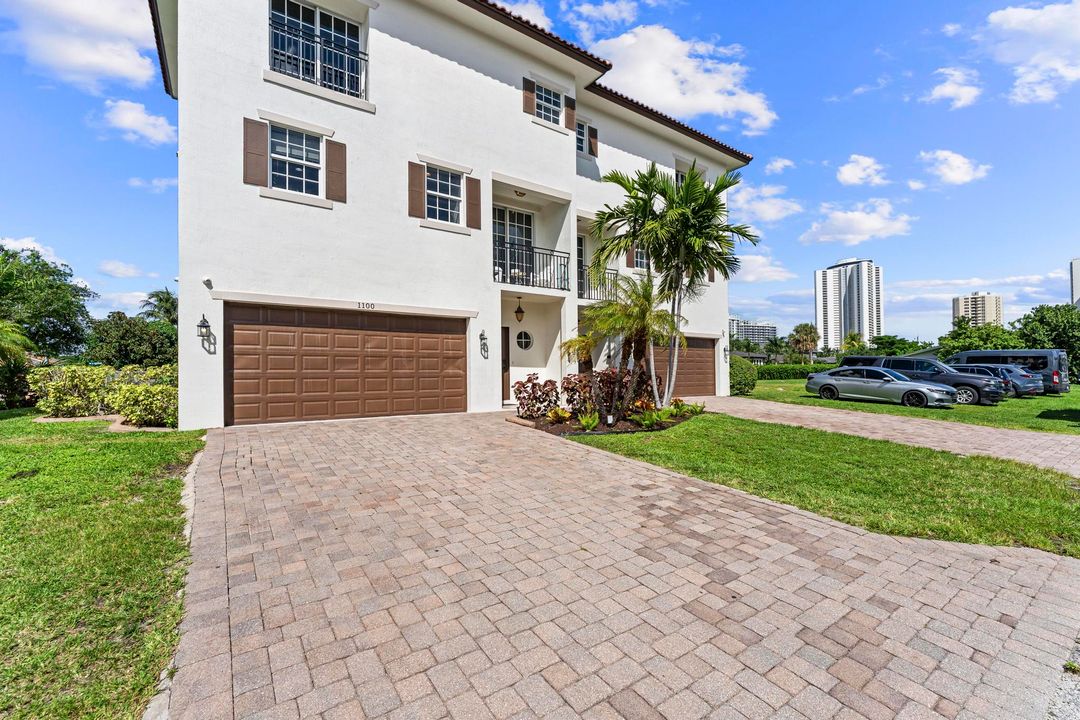 For Sale: $4,000,000 (3 beds, 3 baths, 9828 Square Feet)