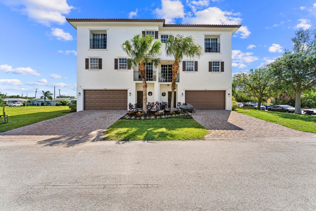For Sale: $4,000,000 (3 beds, 3 baths, 9828 Square Feet)