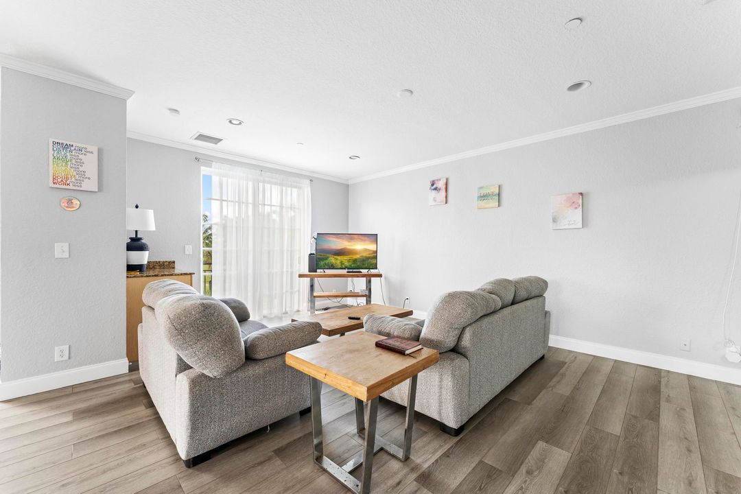 For Sale: $4,000,000 (3 beds, 3 baths, 9828 Square Feet)