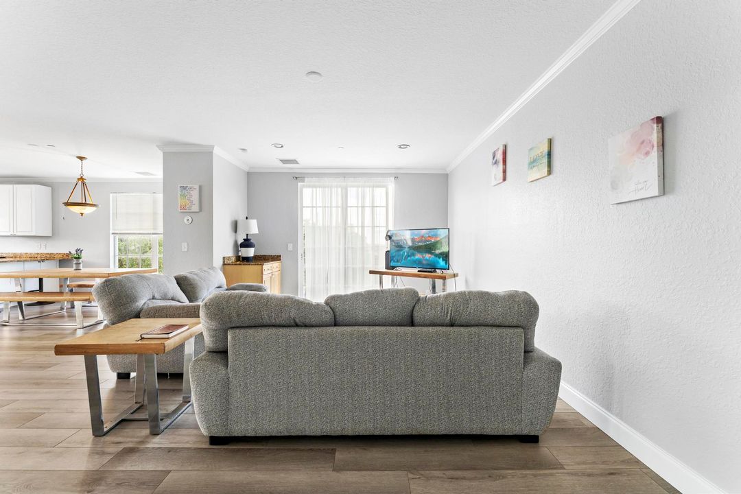 For Sale: $4,000,000 (3 beds, 3 baths, 9828 Square Feet)