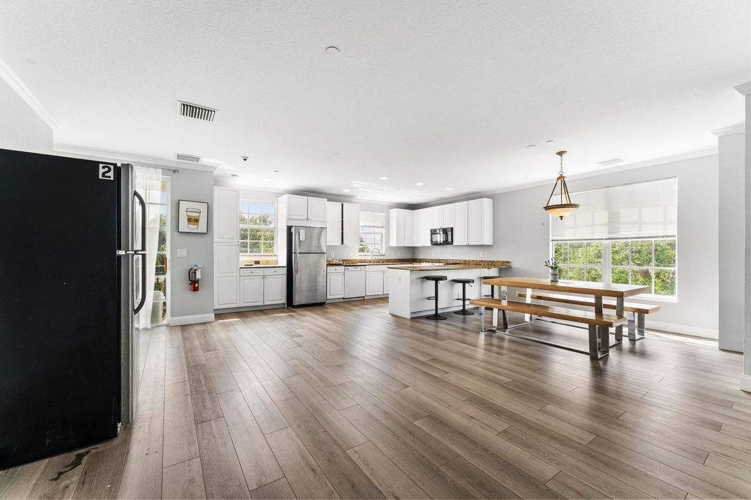 For Sale: $4,000,000 (3 beds, 3 baths, 9828 Square Feet)