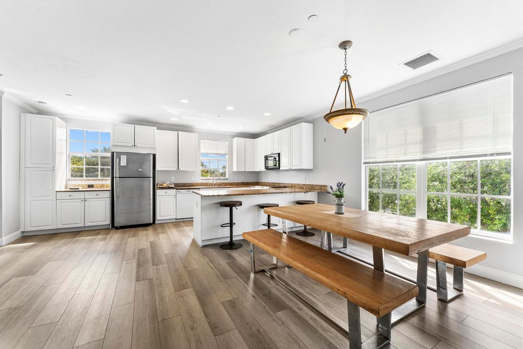 For Sale: $4,000,000 (3 beds, 3 baths, 9828 Square Feet)