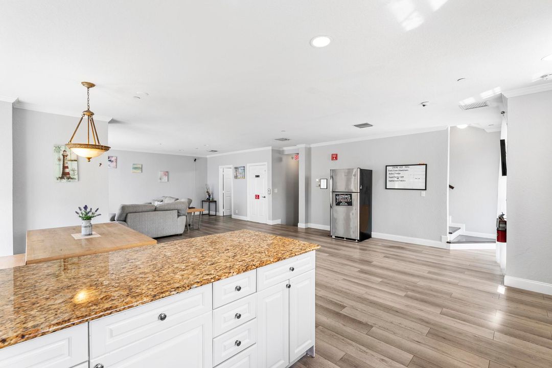 For Sale: $4,000,000 (3 beds, 3 baths, 9828 Square Feet)