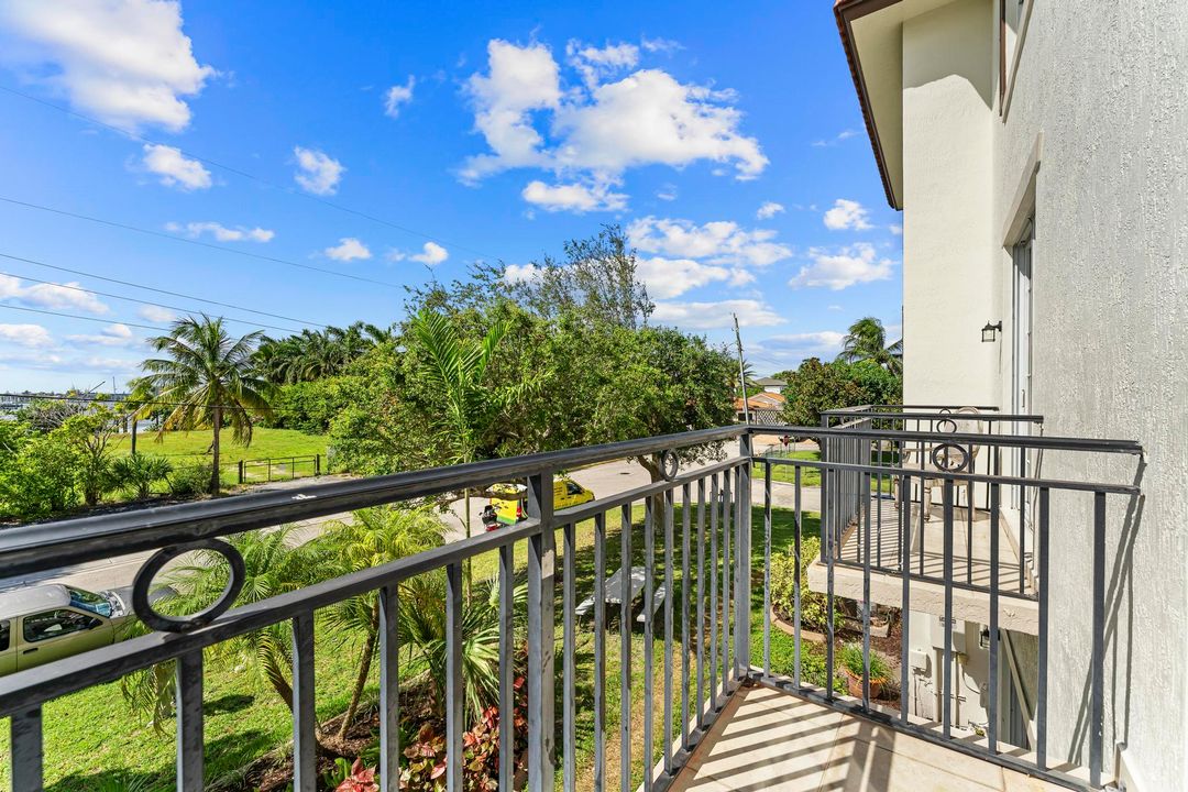 For Sale: $4,000,000 (3 beds, 3 baths, 9828 Square Feet)
