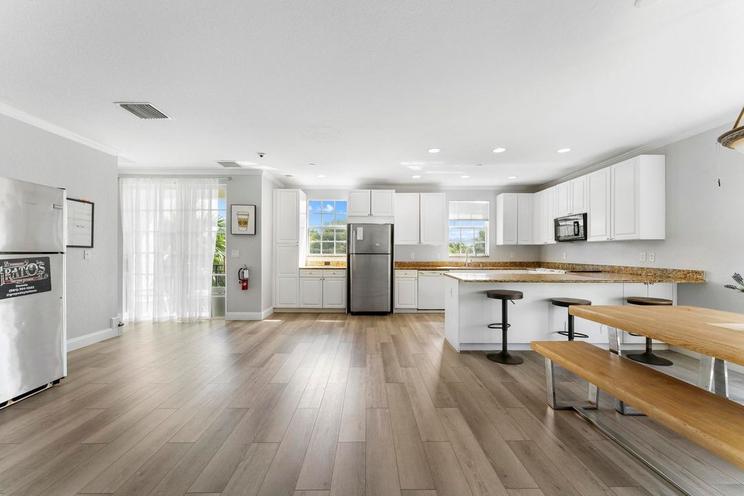 For Sale: $4,000,000 (3 beds, 3 baths, 9828 Square Feet)