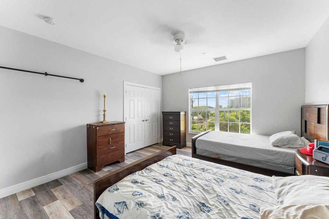 For Sale: $4,000,000 (3 beds, 3 baths, 9828 Square Feet)