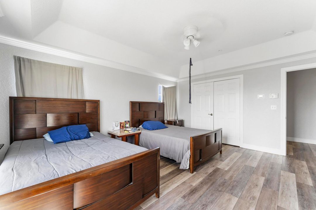 For Sale: $4,000,000 (3 beds, 3 baths, 9828 Square Feet)