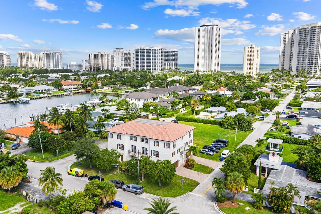 For Sale: $4,000,000 (3 beds, 3 baths, 9828 Square Feet)