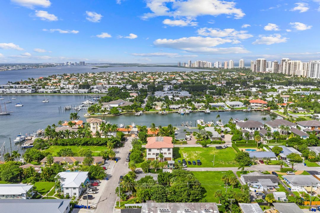 For Sale: $4,000,000 (3 beds, 3 baths, 9828 Square Feet)