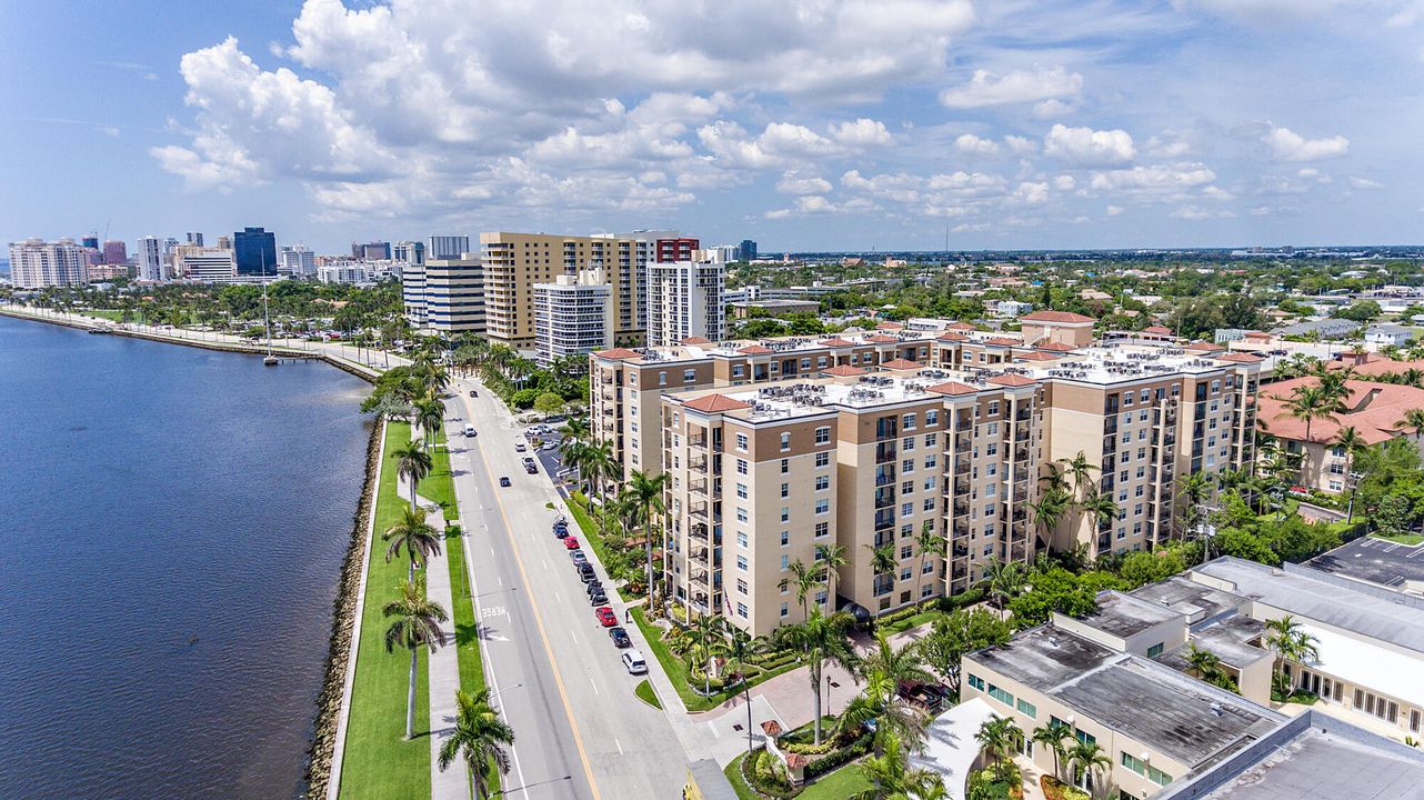 待售: $289,000 (1 贝兹, 1 浴室, 778 平方英尺)