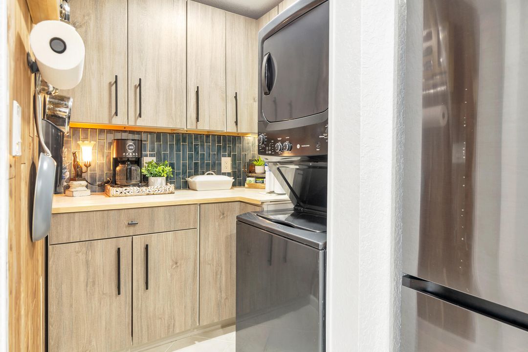 待售: $289,000 (1 贝兹, 1 浴室, 778 平方英尺)