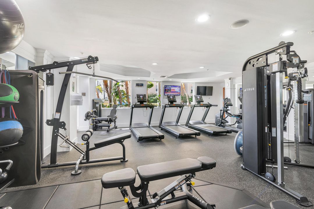 待售: $289,000 (1 贝兹, 1 浴室, 778 平方英尺)