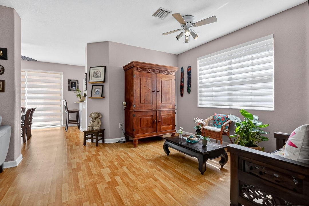 待售: $580,000 (4 贝兹, 3 浴室, 1985 平方英尺)