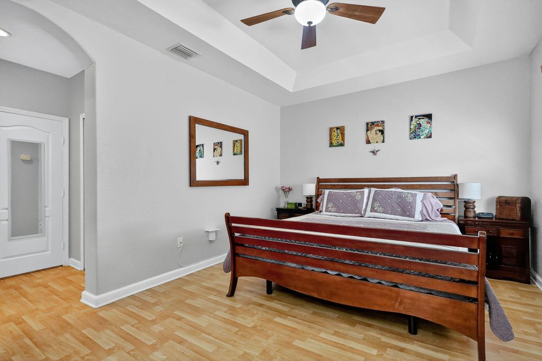 待售: $580,000 (4 贝兹, 3 浴室, 1985 平方英尺)