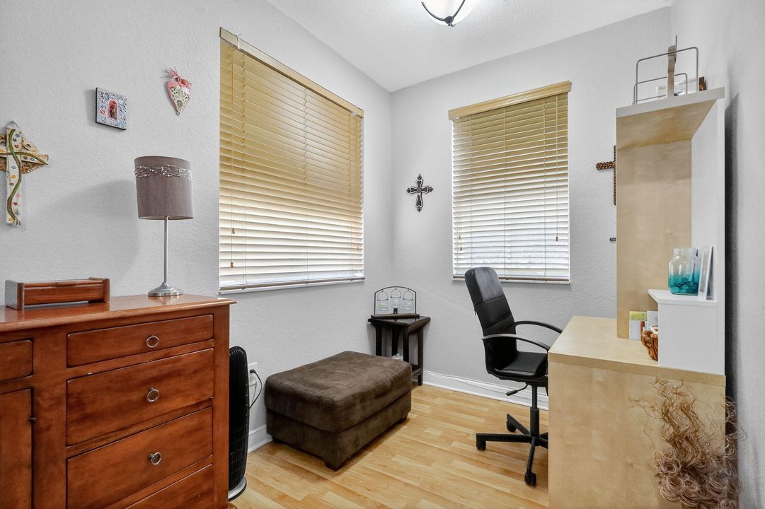 待售: $580,000 (4 贝兹, 3 浴室, 1985 平方英尺)