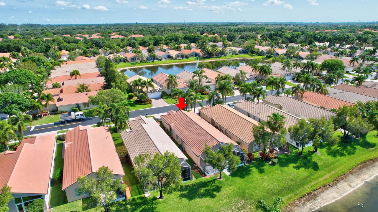 Под контрактом: $419,900 (3 спален, 2 ванн, 1720 Квадратных фут)