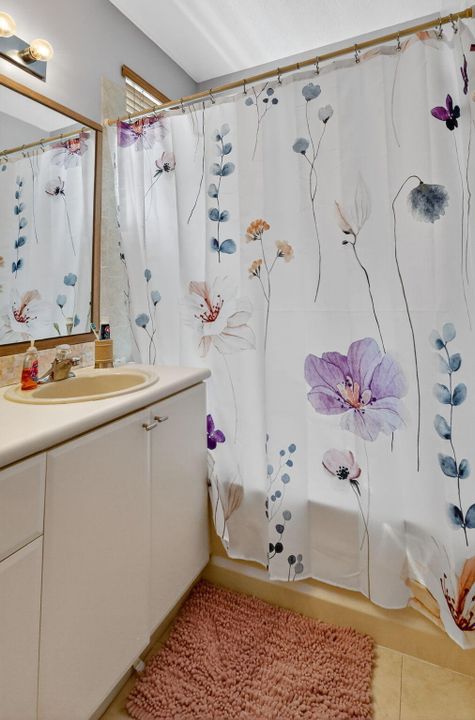 待售: $580,000 (4 贝兹, 3 浴室, 1985 平方英尺)