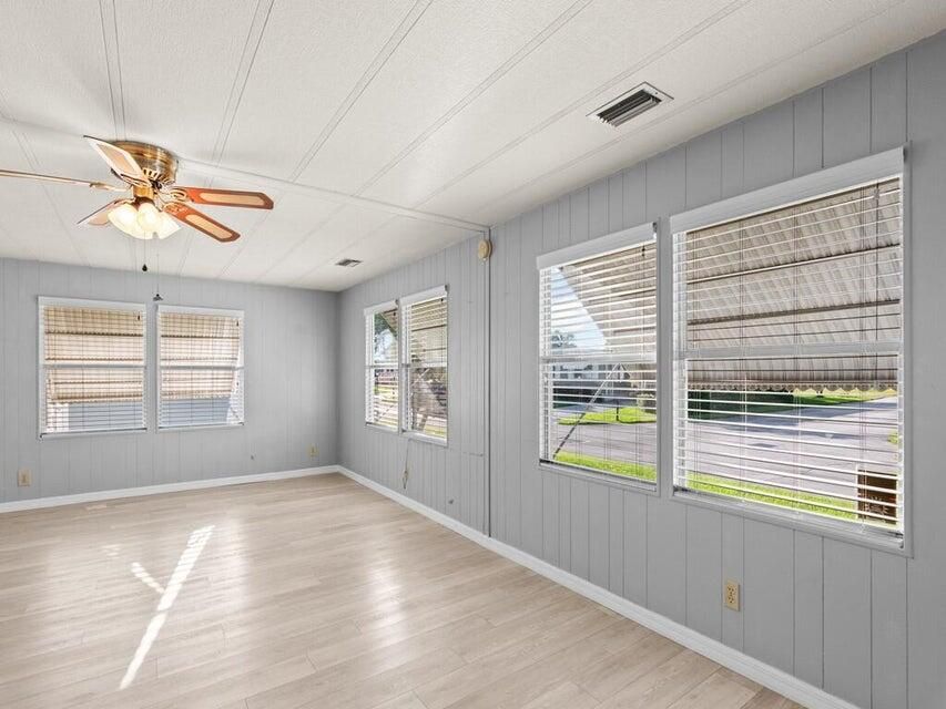 For Sale: $69,999 (2 beds, 2 baths, 1152 Square Feet)