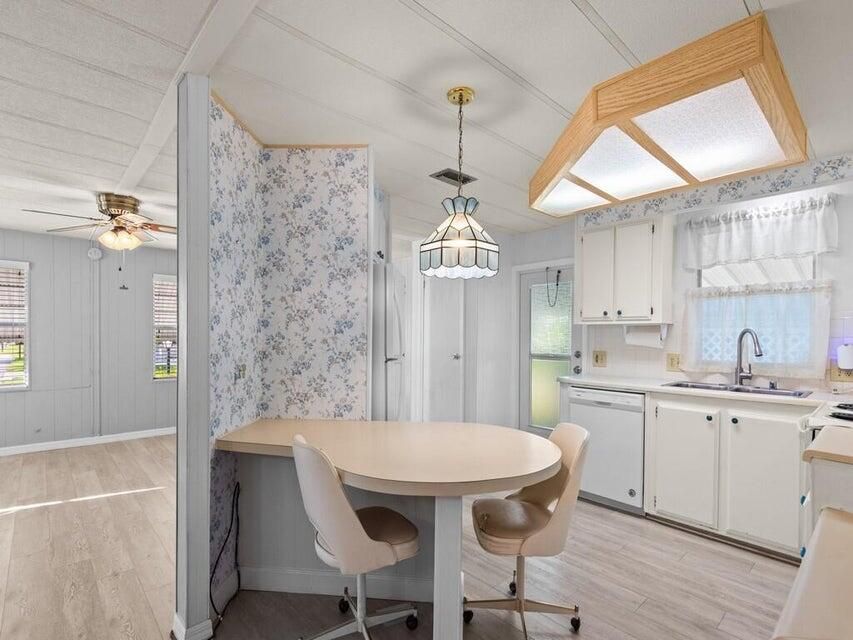 For Sale: $69,999 (2 beds, 2 baths, 1152 Square Feet)