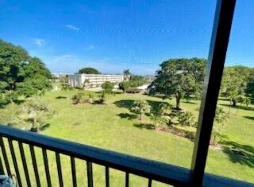 合同活跃: $2,600 (2 贝兹, 2 浴室, 1520 平方英尺)